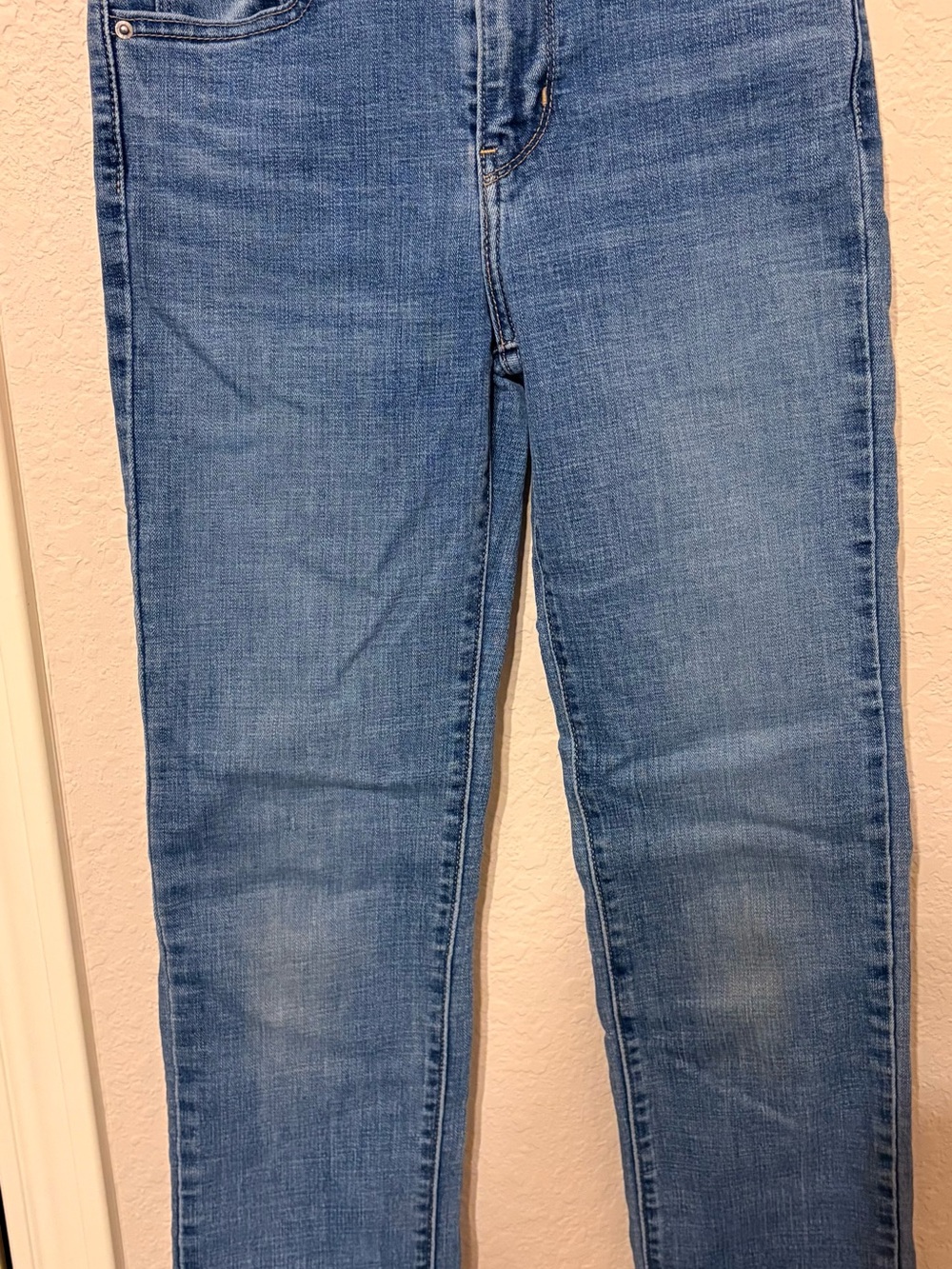 Levi's 724 Women's Skinny Jeans in Light Blue Wash
